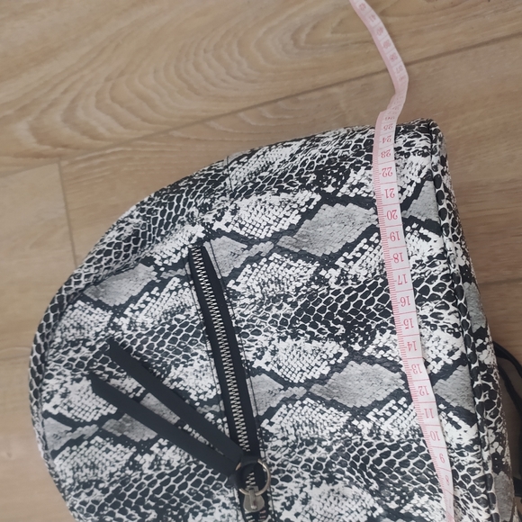 Backpack - Picture 3 of 4